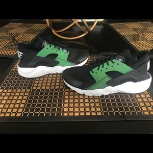 Nike size 7 youth...